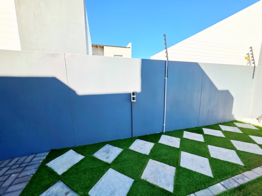 To Let 3 Bedroom Property for Rent in Sandown Western Cape